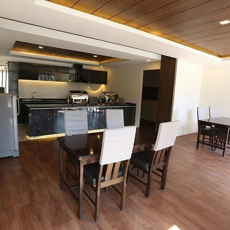 Royal Crown Hotel Yangon Esterno foto