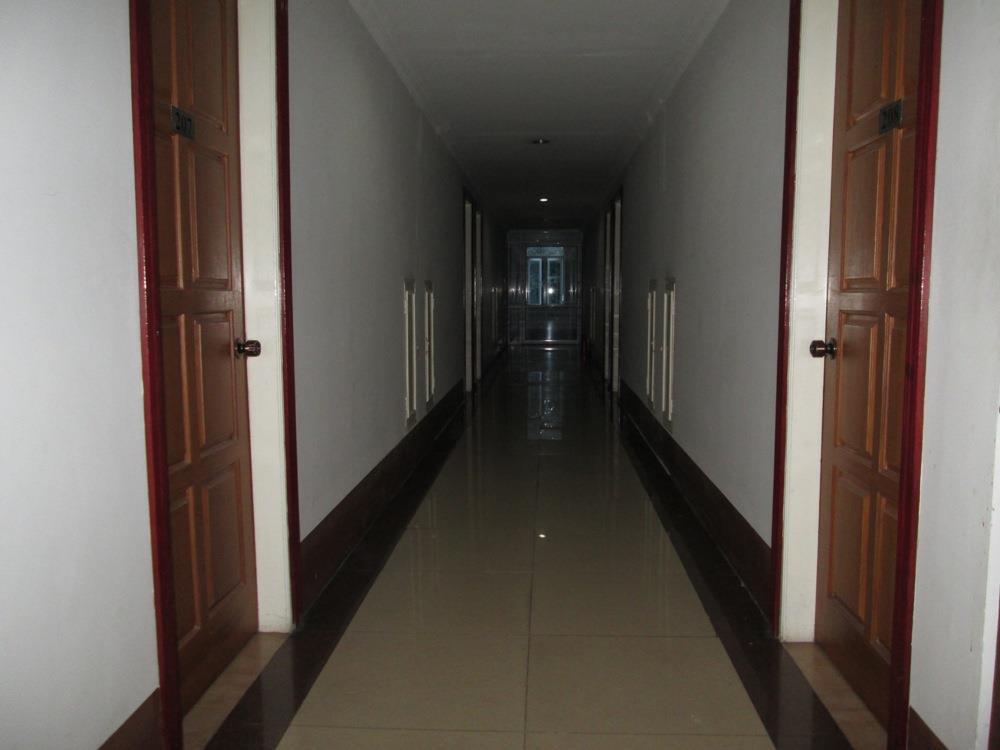 Royal Crown Hotel Yangon Esterno foto